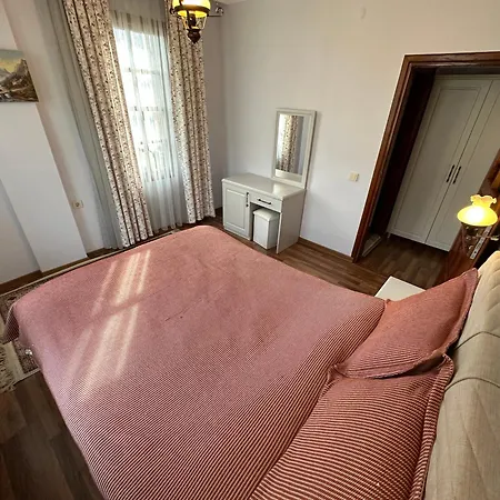 Pasha Suite, Floor *