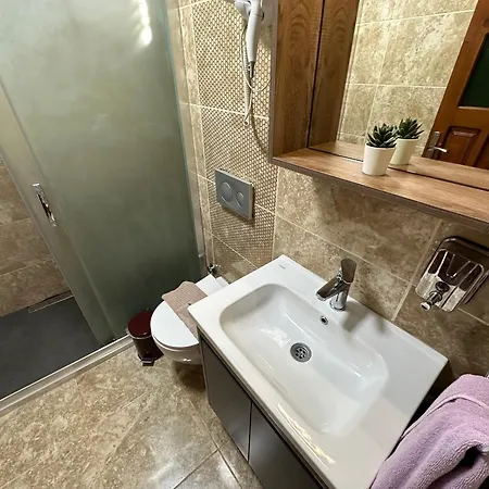 Pasha Suite, Floor 아파트
