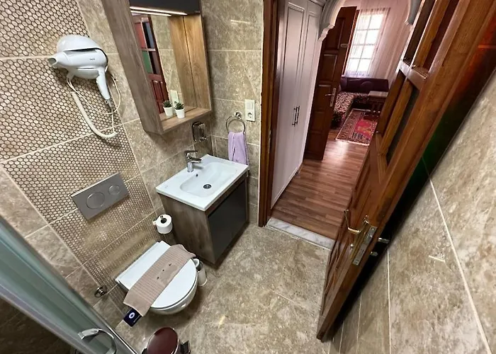 Pasha Suite, Floor *