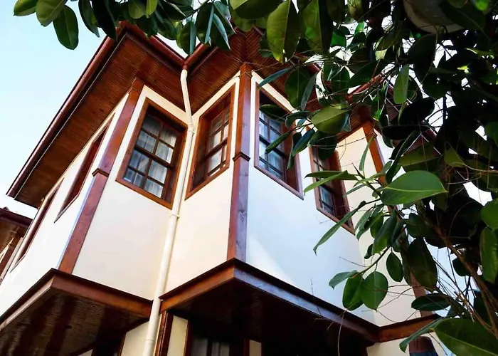 Pasha Suite, Floor *