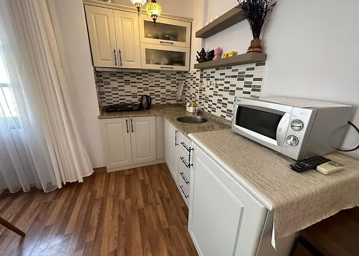 Pasha Suite, Floor *