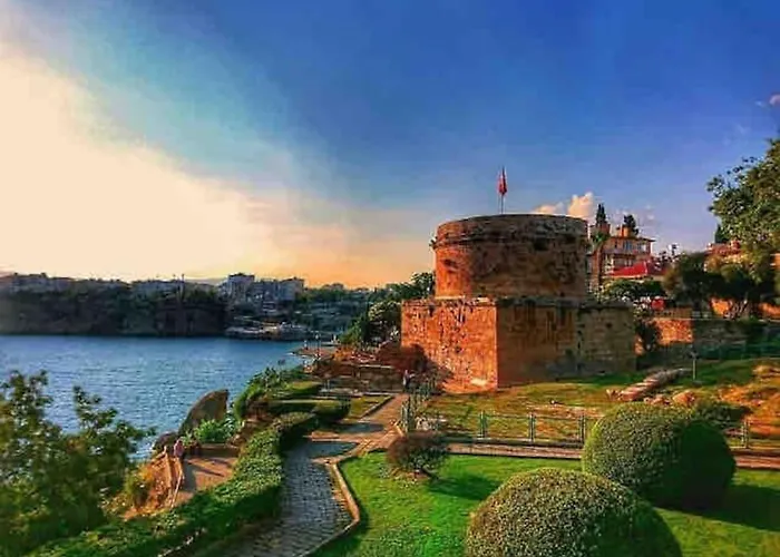 Pasha Suite, Floor *