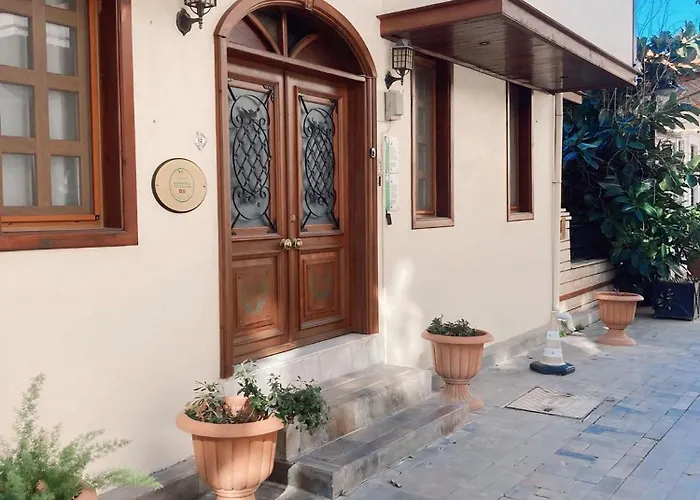 Pasha Suite, Floor *