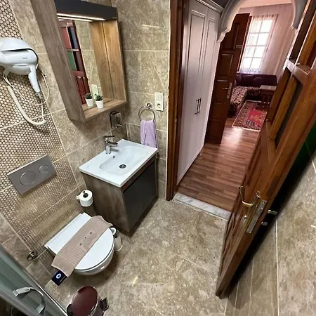 Pasha Suite, Floor *